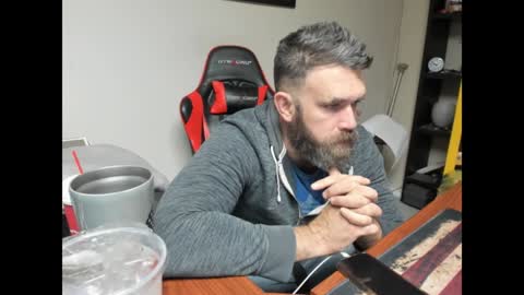 Snapshot of brutalmaster1983 chatting on January 31, 3:09 am BRUTALMASTER1983 online show from January 31, 3:09 am