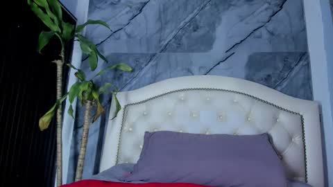 Bry Dalton online show from February 14, 5:04 am