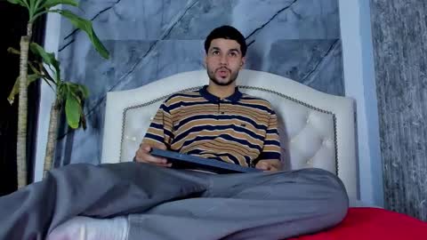 Bry Dalton online show from February 18, 4:52 am