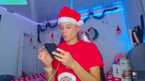 Snapshot of bryam_hot chatting on December 19, 4:02 am BRYAM INDEPENDENT MODEL online show from December 19, 4:02 am