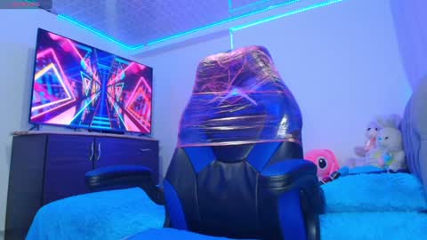 Snapshot of bryam_hot chatting on January 4, 4:12 am BRYAM INDEPENDENT MODEL online show from January 4, 4:12 am