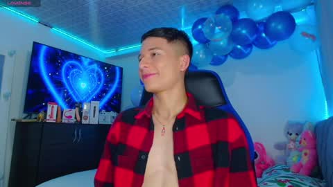 Snapshot of bryam_hot chatting on January 17, 3:55 am BRYAM INDEPENDENT MODEL online show from January 17, 3:55 am