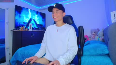 Snapshot of bryam_hot chatting on January 25, 2:37 am BRYAM INDEPENDENT MODEL online show from January 25, 2:37 am