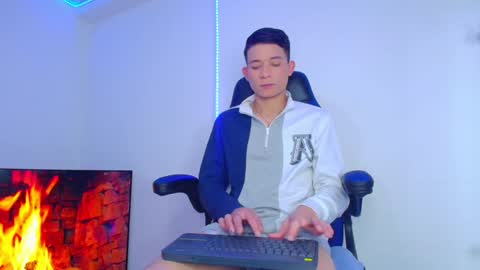 Snapshot of bryam_hot chatting on January 30, 2:49 am BRYAM INDEPENDENT MODEL online show from January 30, 2:49 am