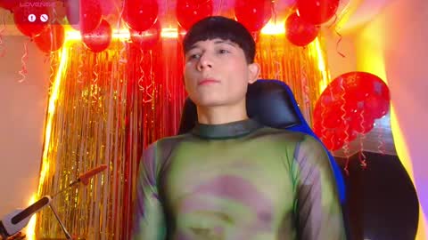 Snapshot of bryam_hot chatting on September 18, 1:18 am BRYAM INDEPENDENT MODEL online show from September 18, 1:18 am