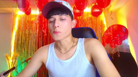 Snapshot of bryam_hot chatting on September 21, 1:29 am BRYAM INDEPENDENT MODEL online show from September 21, 1:29 am