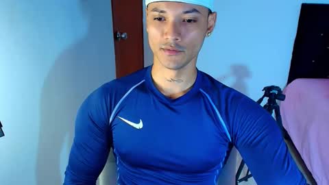 Snapshot of bryan_boy_ chatting on November 1, 12:34 am bryan online show from November 1, 12:34 am