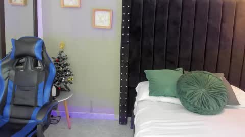 Bryan online show from December 14, 11:15 am