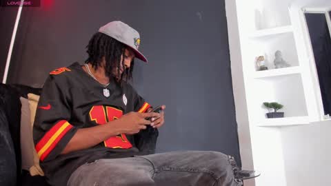 Snapshot of bryxxxon1 chatting on December 14, 3:51 am Bryxon online show from December 14, 3:51 am