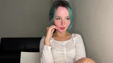 Snapshot of bubble_b00 chatting on February 15, 2:00 pm bubble_b00 online show from February 15, 2:00 pm