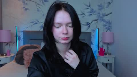 Leona online show from March 8, 10:02 pm