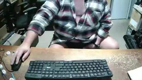 Snapshot of bucku2 chatting on November 29, 1:36 pm Bucku2 online show from November 29, 1:36 pm