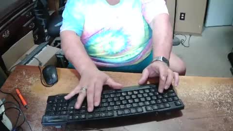 Snapshot of bucku2 chatting on August 1, 5:34 pm Bucku2 online show from August 1, 5:34 pm