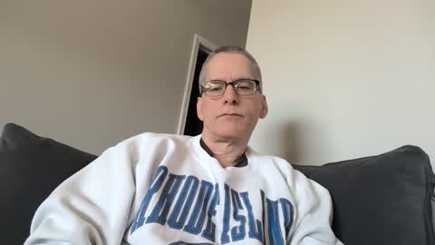 Snapshot of budman004 chatting on March 1, 5:37 pm budman004 online show from March 1, 5:37 pm