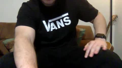 Snapshot of budsmoke33 chatting on February 18, 12:37 am budsmoke33 online show from February 18, 12:37 am