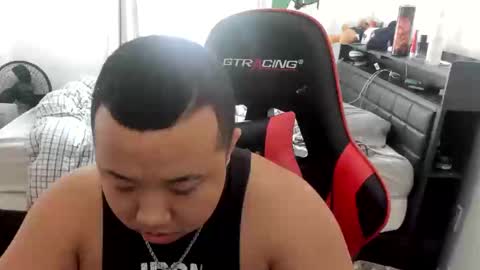 Snapshot of buffsexyman24 chatting on February 22, 8:53 pm buffsexyman24 online show from February 22, 8:53 pm