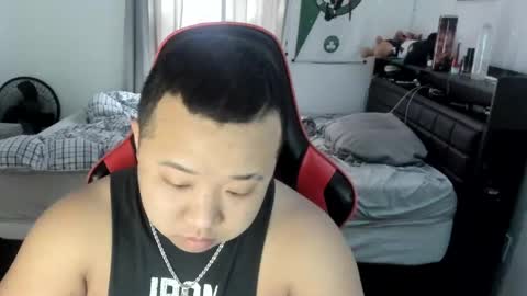 Snapshot of buffsexyman24 chatting on February 23, 2:04 pm buffsexyman24 online show from February 23, 2:04 pm