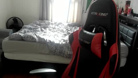 Snapshot of buffsexyman24 chatting on March 1, 6:43 pm buffsexyman24 online show from March 1, 6:43 pm