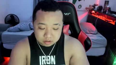 Snapshot of buffsexyman24 chatting on March 3, 3:52 am buffsexyman24 online show from March 3, 3:52 am