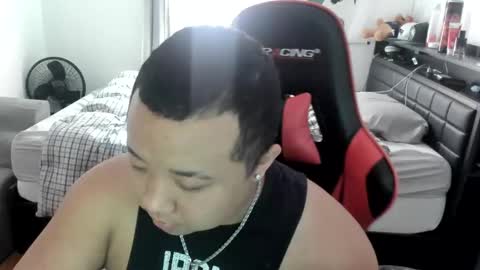 Snapshot of buffsexyman24 chatting on March 4, 6:50 pm buffsexyman24 online show from March 4, 6:50 pm