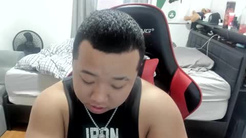 Snapshot of buffsexyman24 chatting on March 5, 3:07 pm buffsexyman24 online show from March 5, 3:07 pm