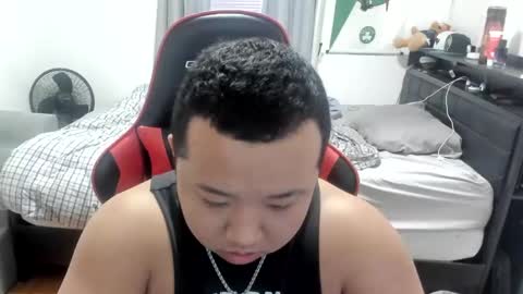 Snapshot of buffsexyman24 chatting on March 7, 9:48 pm buffsexyman24 online show from March 7, 9:48 pm