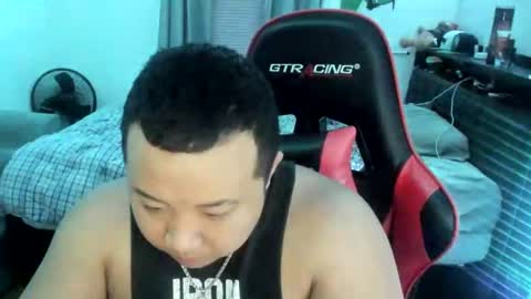 Snapshot of buffsexyman24 chatting on March 8, 4:45 am buffsexyman24 online show from March 8, 4:45 am