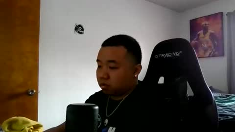 Snapshot of buffsexyman24 chatting on February 20, 5:02 pm buffsexyman24 online show from February 20, 5:02 pm