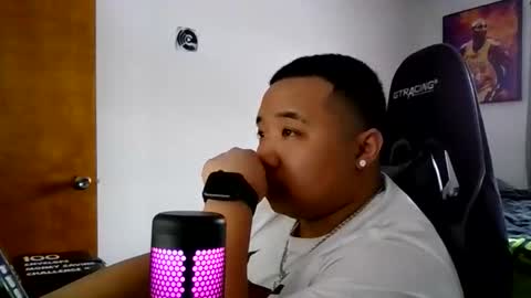 Snapshot of buffsexyman24 chatting on February 21, 6:42 pm buffsexyman24 online show from February 21, 6:42 pm