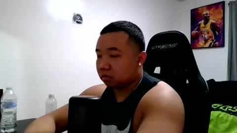 Snapshot of buffsexyman24 chatting on February 22, 12:04 pm buffsexyman24 online show from February 22, 12:04 pm