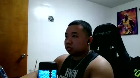 Snapshot of buffsexyman24 chatting on February 24, 1:03 am buffsexyman24 online show from February 24, 1:03 am