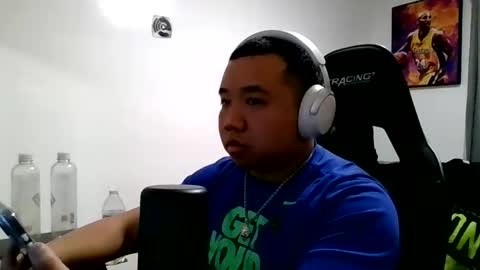 Snapshot of buffsexyman24 chatting on February 27, 3:50 am buffsexyman24 online show from February 27, 3:50 am