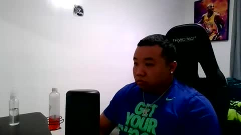 Snapshot of buffsexyman24 chatting on March 1, 4:53 pm buffsexyman24 online show from March 1, 4:53 pm