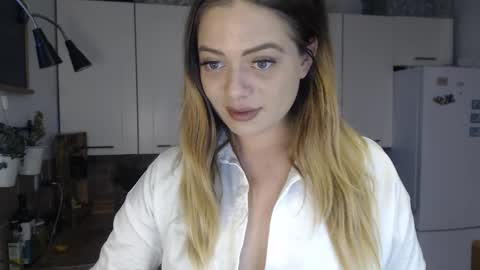 Buffy online show from November 12, 8:04 am