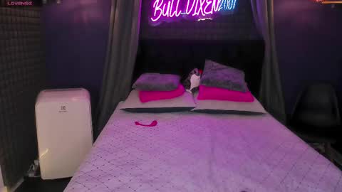 Bunny and The Rock online show from September 18, 12:07 pm