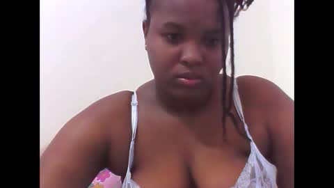 Snapshot of bumble_yummy chatting on October 13, 12:38 pm bumble_yummy online show from October 13, 12:38 pm