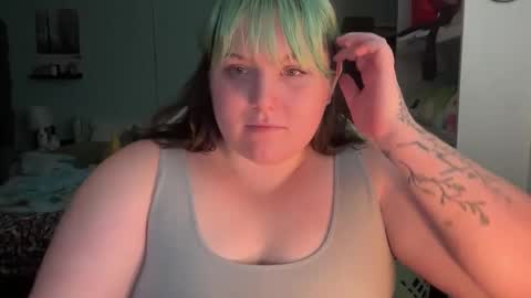 bumblebeebuzzer online show from February 22, 11:57 pm