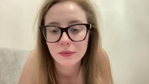 bunny405083 online show from April 29, 10:52 am