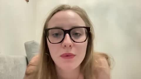 bunny405083 online show from May 1, 11:48 am