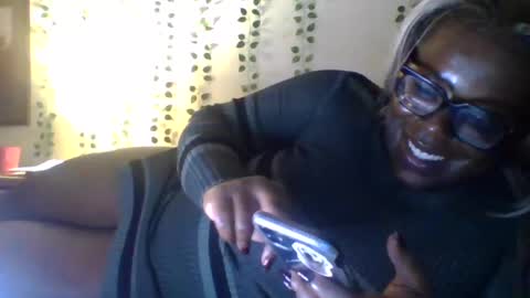 Snapshot of bunny8354367 chatting on November 18, 12:49 am Bunny online show from November 18, 12:49 am