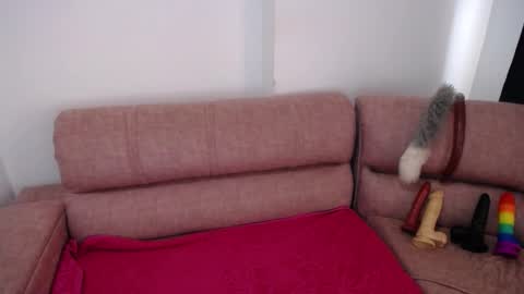 Snapshot of bunny_hoot chatting on December 13, 2:05 pm NINA online show from December 13, 2:05 pm