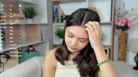 Aria online show from March 4, 8:09 am