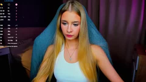 Snapshot of bunny_wetty chatting on June 1, 8:43 pm ruslana online show from June 1, 8:43 pm