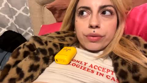 Snapshot of bunnyaliengirl_ chatting on January 17, 1:47 am Bunnyaliengirl online show from January 17, 1:47 am