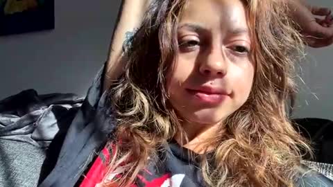 Snapshot of bunnyaliengirl_ chatting on October 24, 8:27 pm Bunnyaliengirl online show from October 24, 8:27 pm