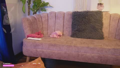 Snapshot of bunnycute_shy chatting on January 8, 6:52 pm 30 Off online show from January 8, 6:52 pm