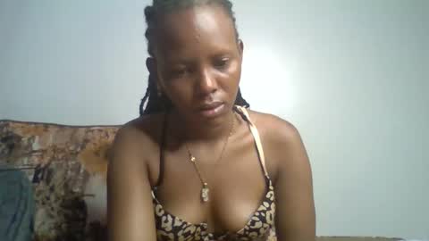 bunnydiva_ online show from April 29, 1:43 am