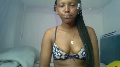 bunnydiva_ online show from May 6, 6:52 am