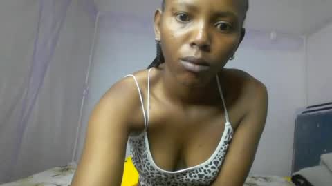 bunnydiva_ online show from June 14, 1:47 am