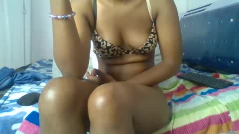 bunnydiva_ online show from June 22, 3:25 am